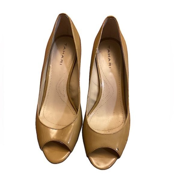 Tahari Shoes - TAHARI | Tan Heels | Size 7